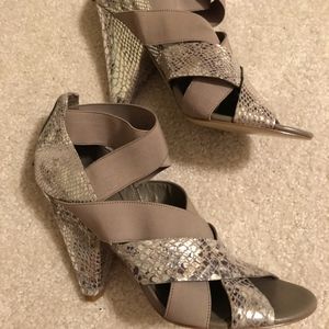 BCBG Generation Size 8 1/2 B Never Worn